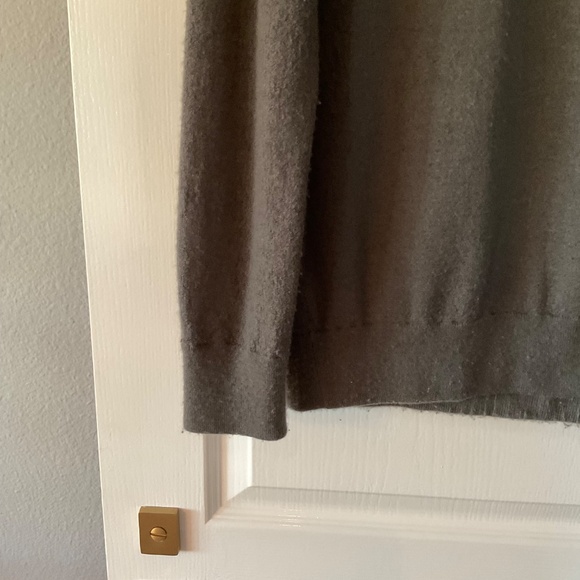 Vince crewneck 100% cashmere grey sweater, xs - Picture 2 of 4